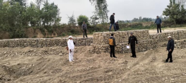चुरे क्षेत्रमा तटबन्ध निर्माण देखि बगरमा बृक्षारोण