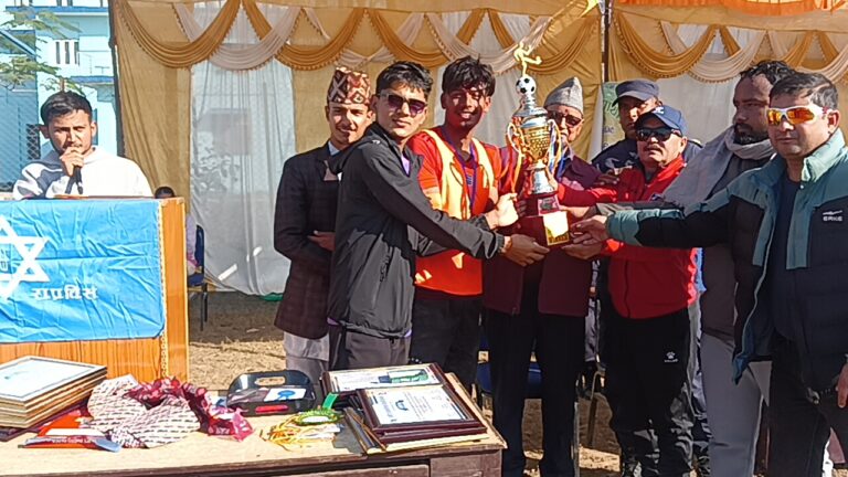 राप्रवि संगठनद्वारा तेस्रो अन्तर कलेज पुरुष फुटबल प्रतियोगिताको उपाधी सुदूरपश्चिम बहुमुखी केन्द्रिय क्याम्पस व्यवस्थापन बिभाग टिमलाई 