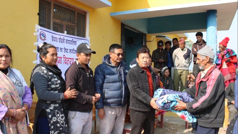 दोधारा चाँदनीमा १ सय ३ जना ज्येष्ठ नागरिकलाई सम्मान सहित ब्लेङ्केट