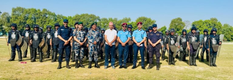 कञ्चनपुरमा प्रहरी र सशस्त्रकाे भिड नियन्त्रण सम्बन्धि अभ्यास प्रदर्शन