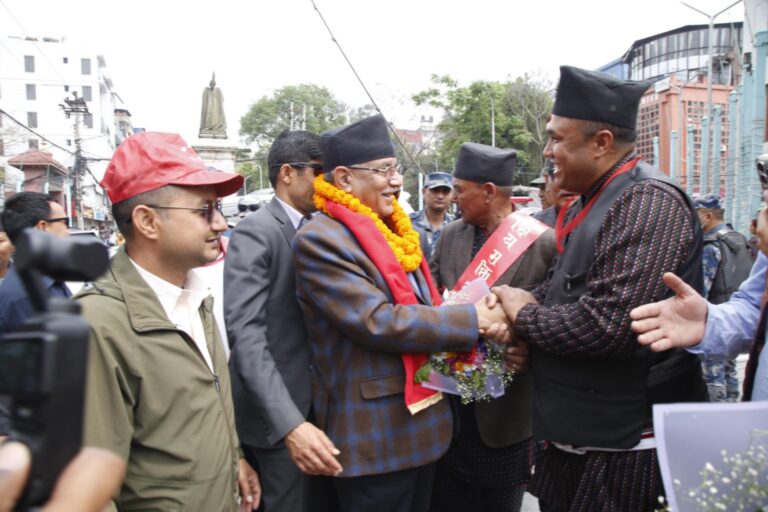 भोलीदेखि सुदूरपश्चिममा माओवादी अभियान ः तीनदिन प्रचण्ड कैलाली, कञ्चनपुर रहने