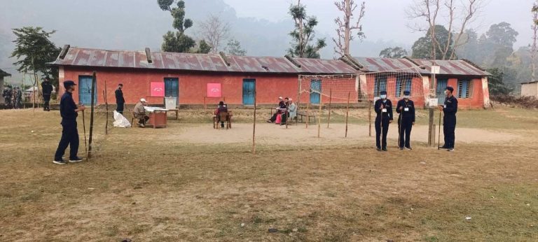 दाङ, बझाङ र दार्चुलामा चुनाव बहिष्कार, मतदान केन्द्र सुनसान