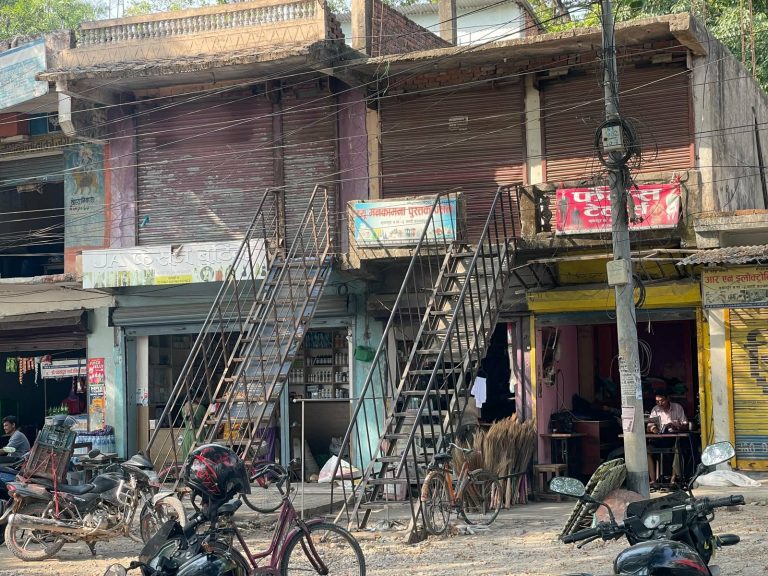 कृष्णपुर २ वडाध्यक्ष साउदको पहलमा महेन्द्रराजमार्गको अतिक्रमित क्षेत्र खाली गराईयो